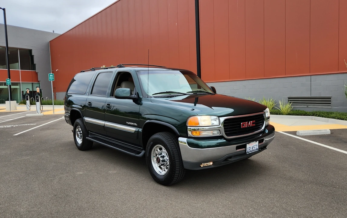 2001 GMC Yukon 2nd Gen - Image 2 of 31