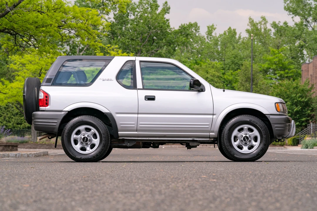 2001 Isuzu Rodeo - Image 13 of 31