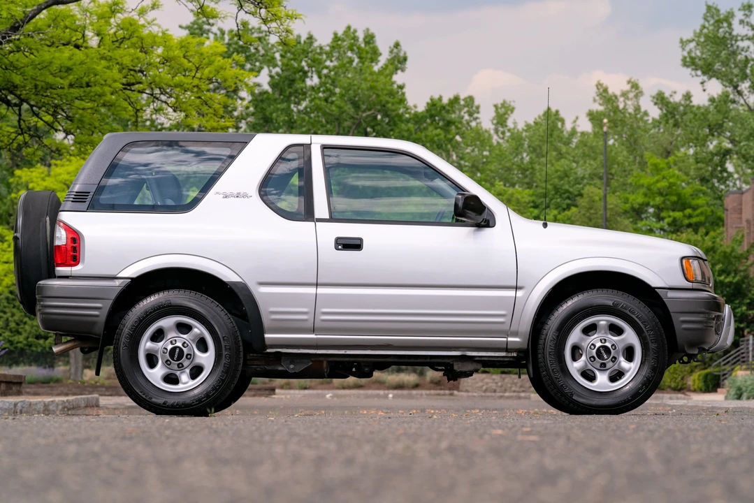 2001 Isuzu Rodeo - Image 14 of 31