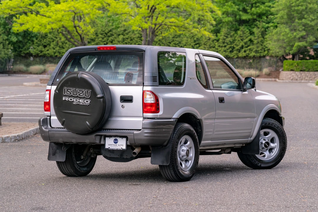 2001 Isuzu Rodeo - Image 12 of 31