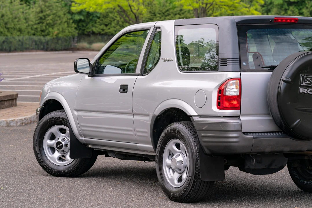 2001 Isuzu Rodeo - Image 22 of 31