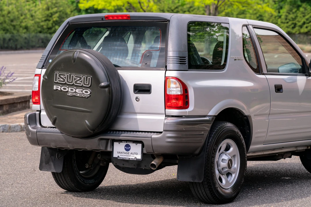 2001 Isuzu Rodeo - Image 24 of 31