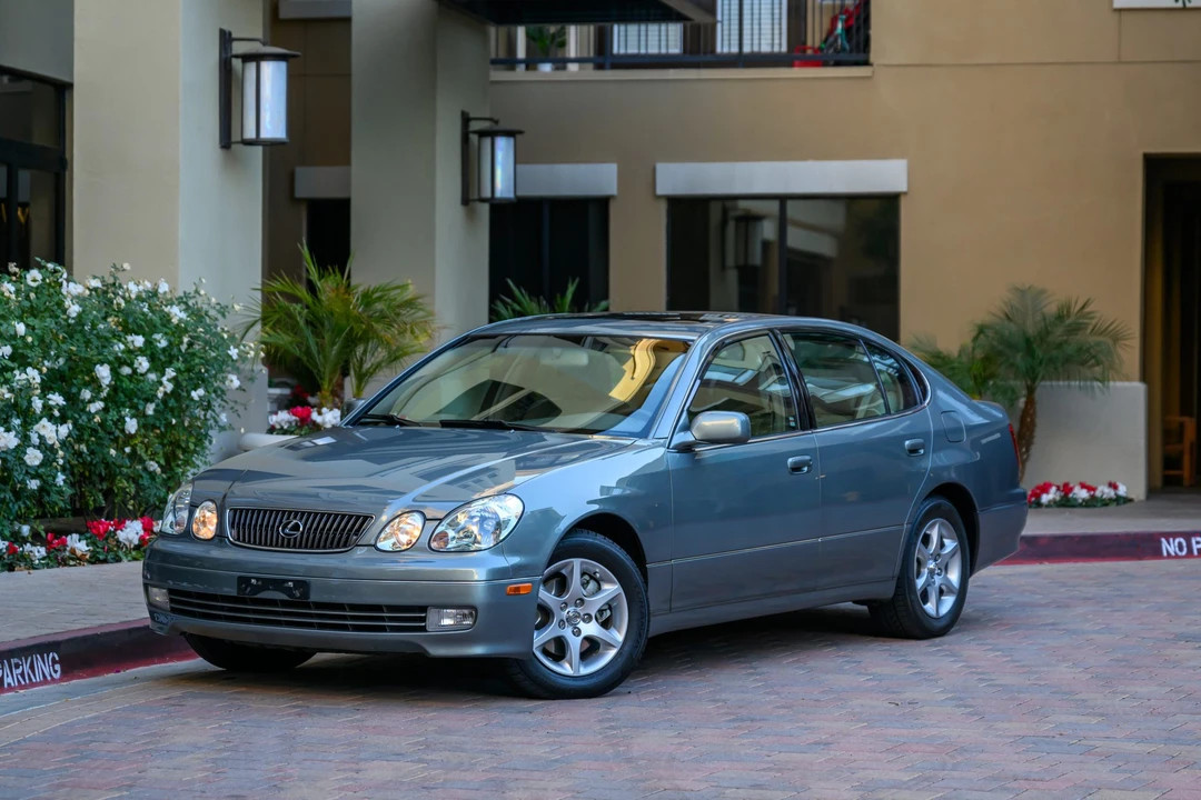 2001 Lexus GS 2nd Gen - Image 2 of 31
