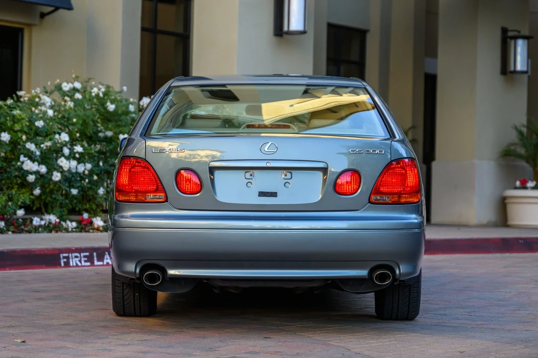 2001 Lexus GS 2nd Gen - Image 8 of 31