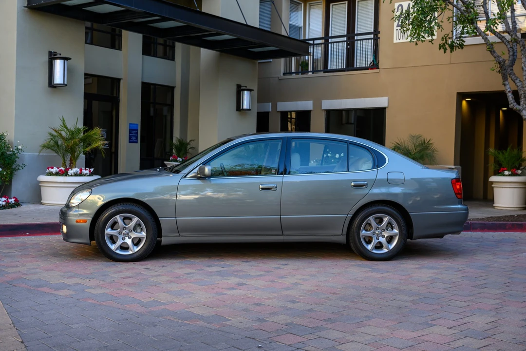 2001 Lexus GS 2nd Gen - Image 4 of 31
