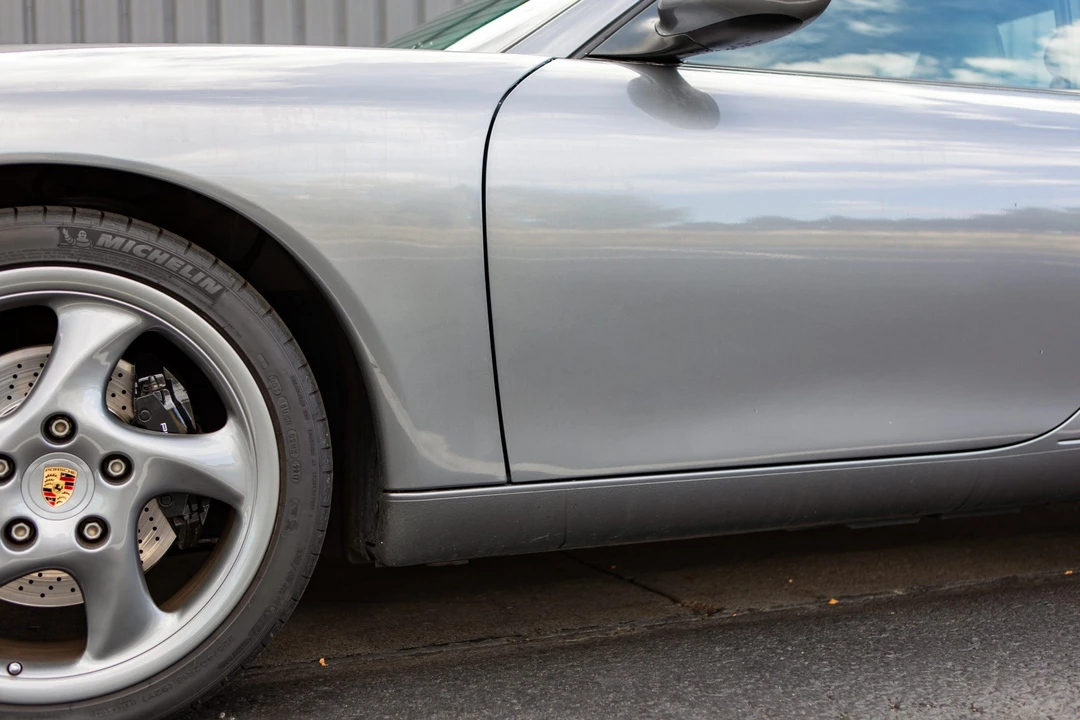 2001 Porsche 996 Carrera - Image 25 of 31