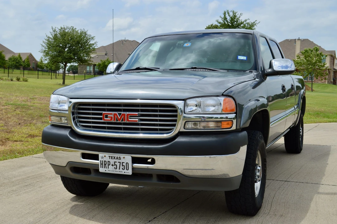 2002 GMC Sierra Heavy Duty 2nd Gen - Image 6 of 31