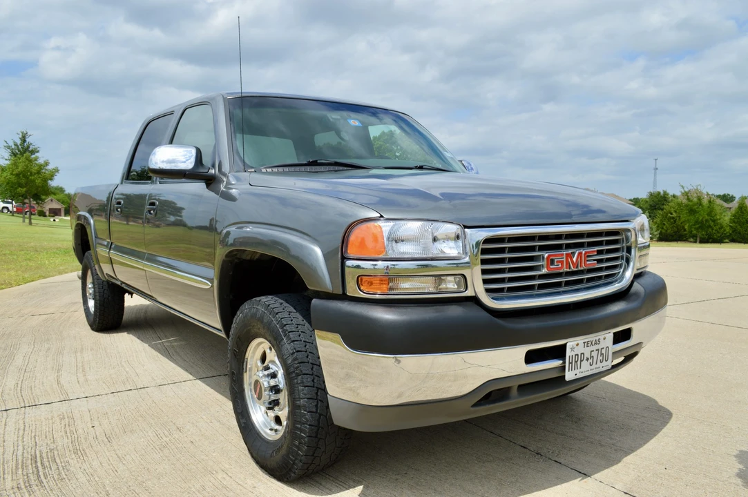 2002 GMC Sierra Heavy Duty 2nd Gen - Image 9 of 31