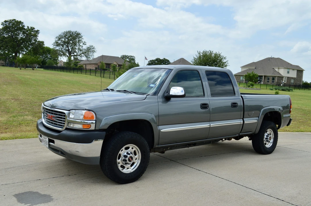 2002 GMC Sierra Heavy Duty 2nd Gen - Image 3 of 31