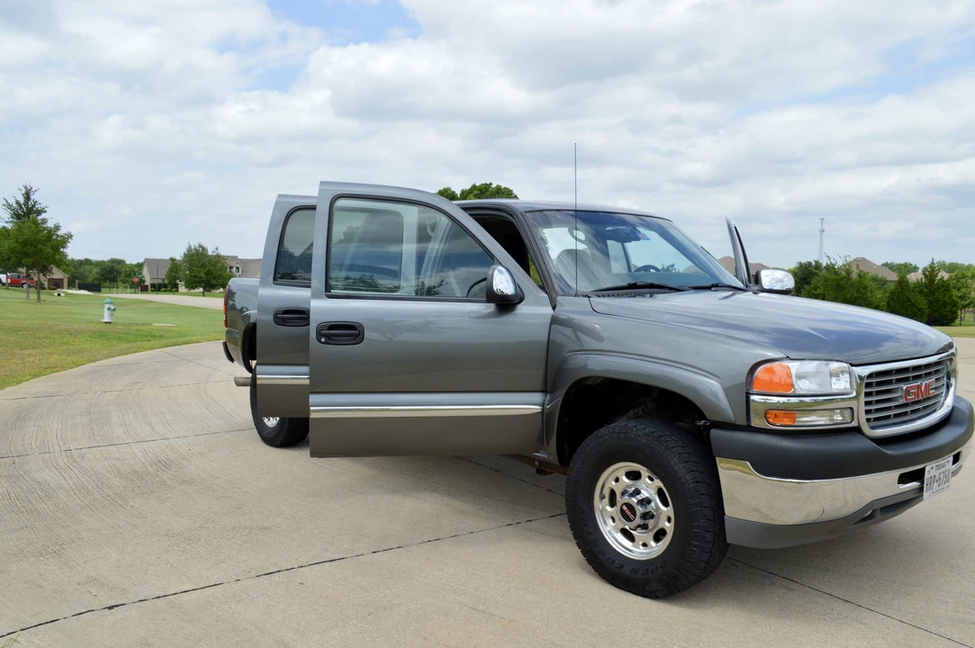 2002 GMC Sierra Heavy Duty 2nd Gen - Image 27 of 31