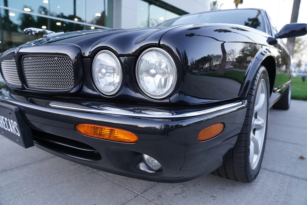 2002 Jaguar X308 XJR - Image 25 of 31