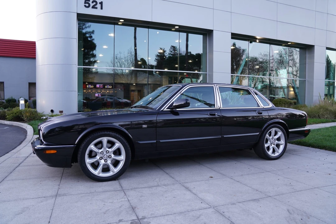2002 Jaguar X308 XJR - Image 11 of 31