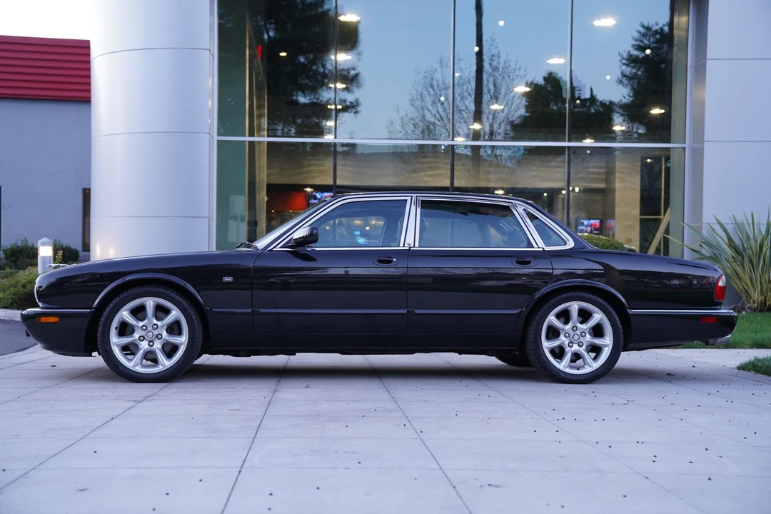 2002 Jaguar X308 XJR - Image 12 of 31