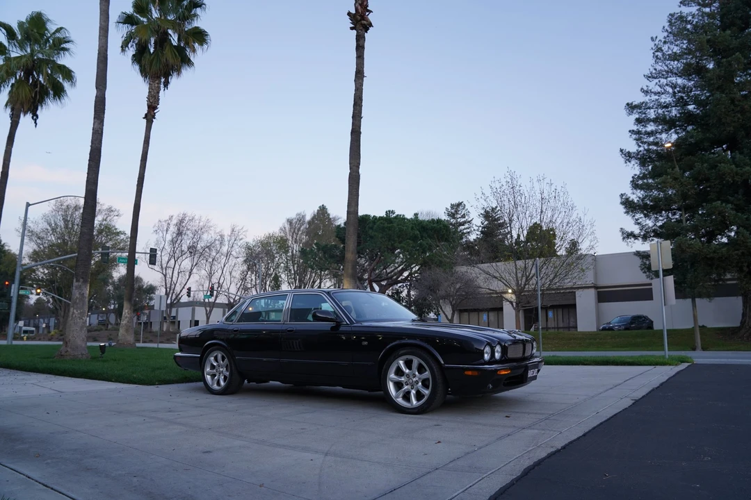 2002 Jaguar X308 XJR - Image 2 of 31
