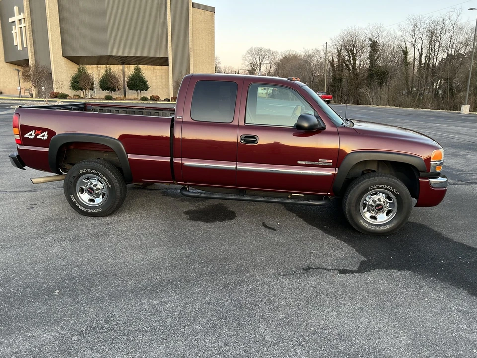 2003 GMC Sierra Heavy Duty 2nd Gen - Image 28 of 31