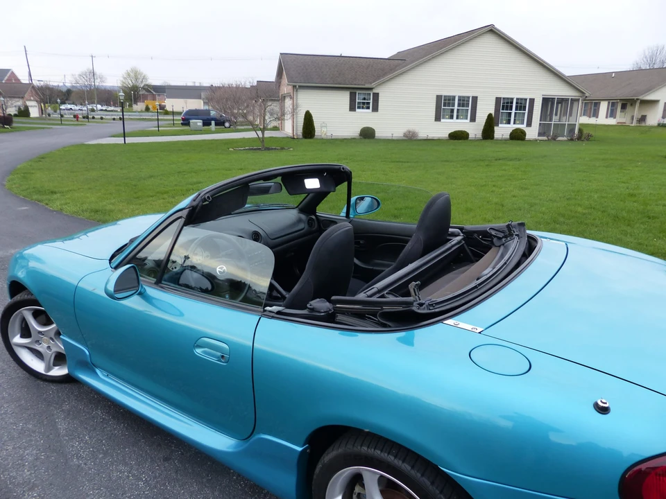 2003 Mazda NB MX-5 Miata - Image 4 of 31