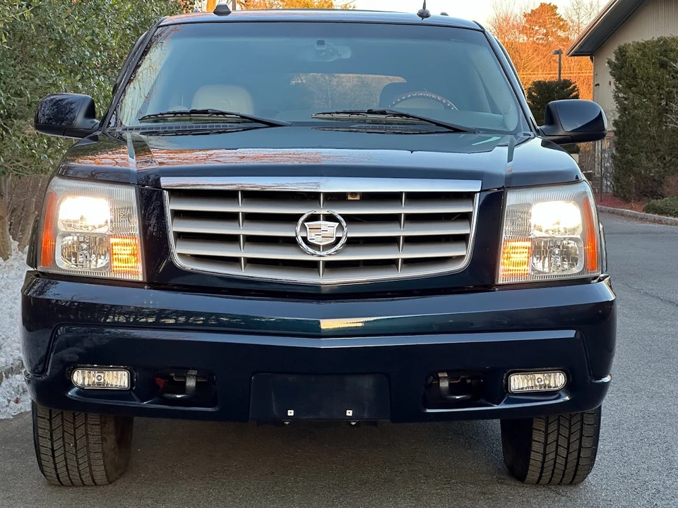 2004 Cadillac Escalade & EXT 2nd Gen - Image 8 of 31