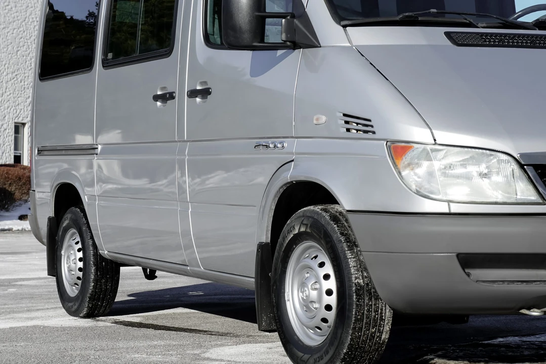 2004 Mercedes-Benz T1N Sprinter - Image 29 of 31