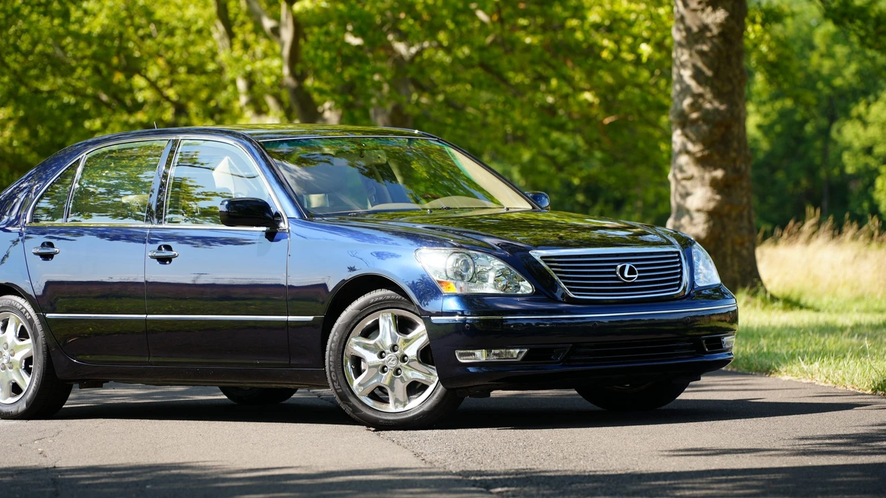 2004 Lexus LS 3rd Gen - Image 28 of 31