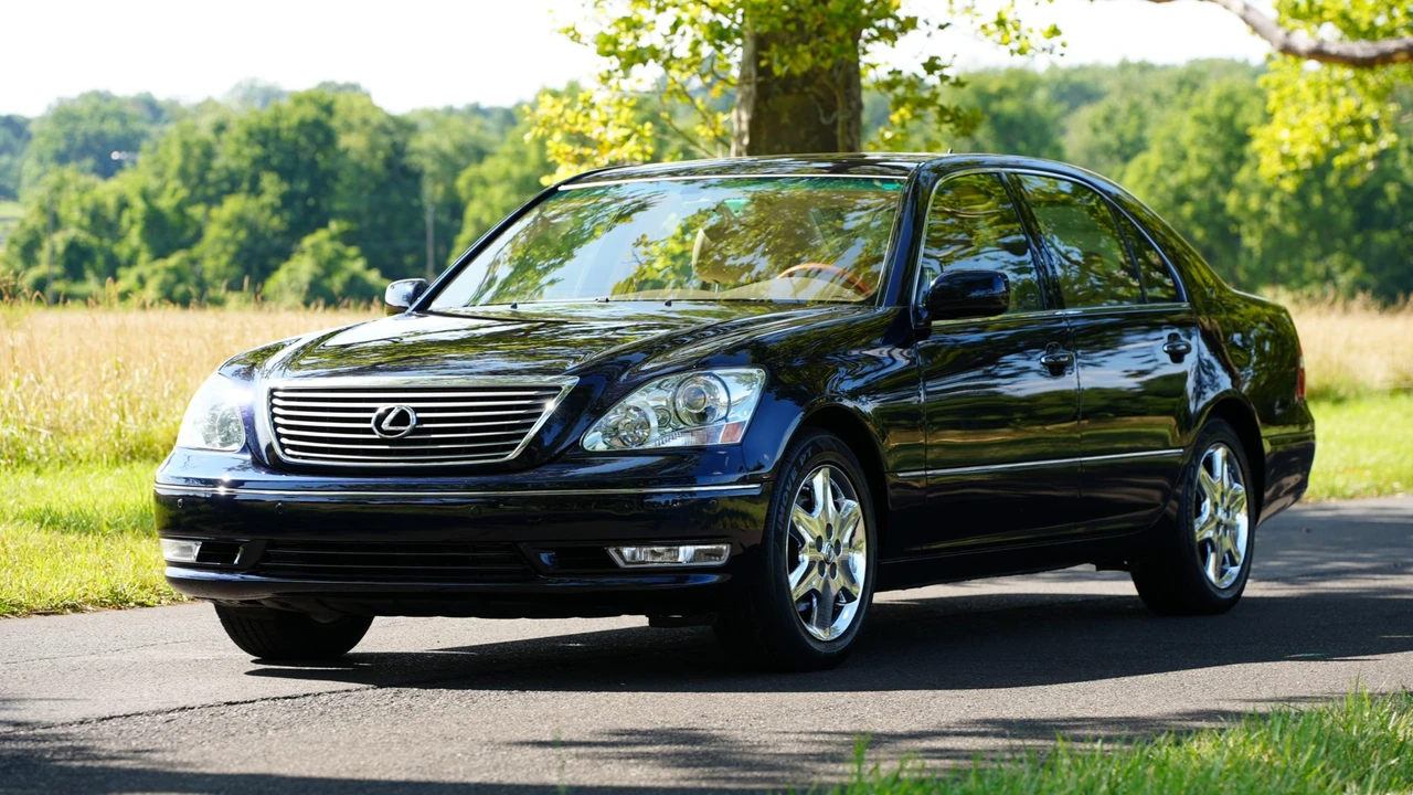 2004 Lexus LS 3rd Gen - Image 20 of 31