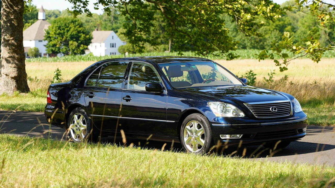 2004 Lexus LS 3rd Gen - Image 26 of 31
