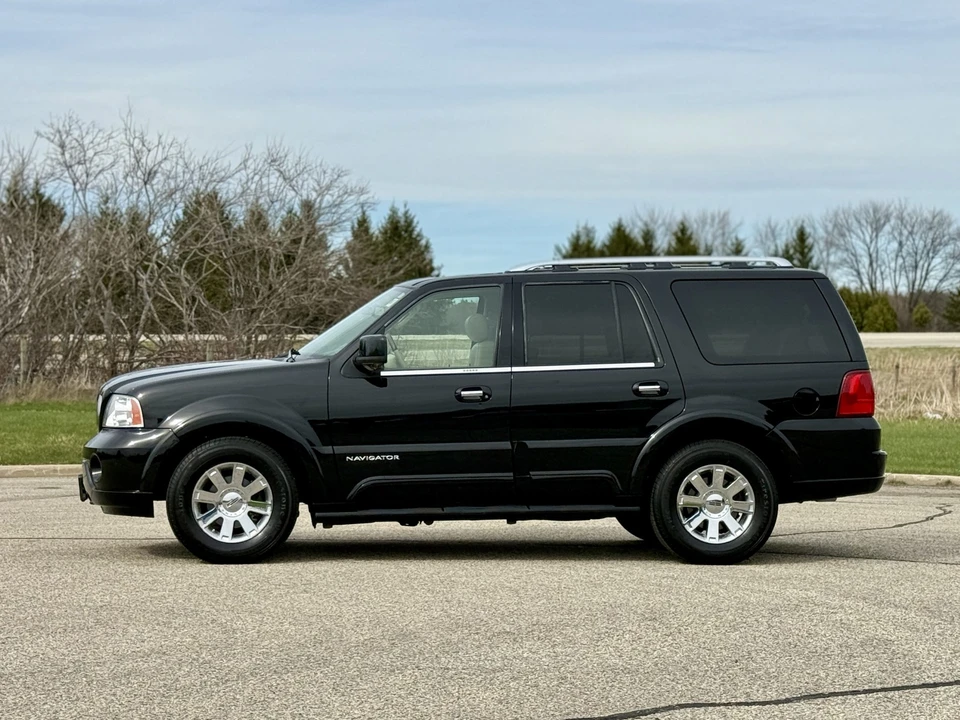2004 Lincoln Navigator 2nd Gen - Image 9 of 31