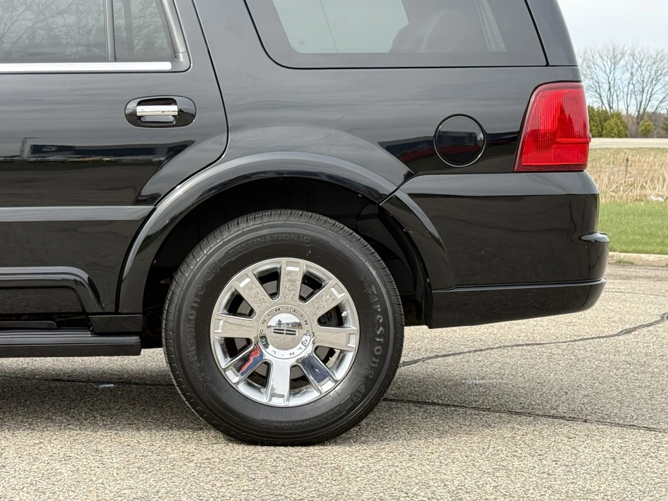2004 Lincoln Navigator 2nd Gen - Image 26 of 31