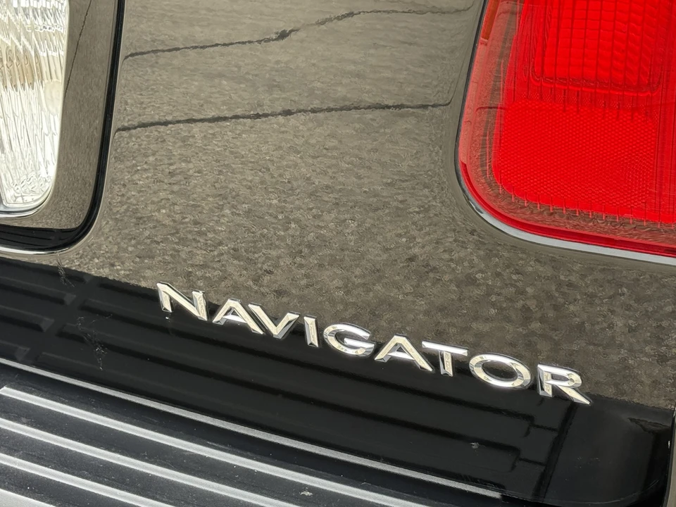 2004 Lincoln Navigator 2nd Gen - Image 31 of 31