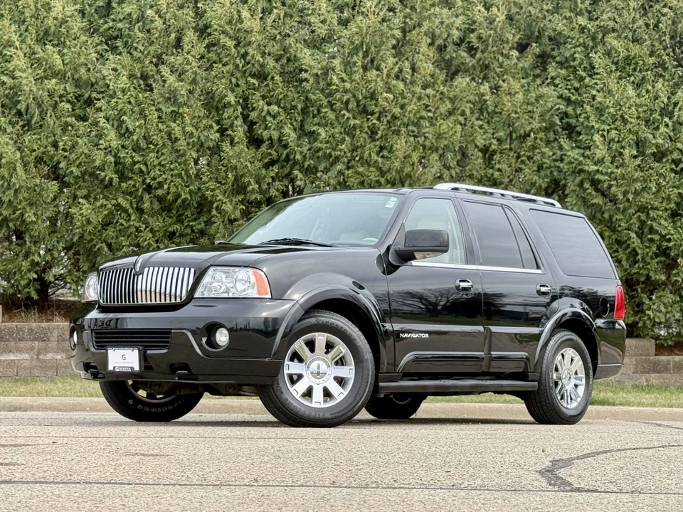 2004 Lincoln Navigator 2nd Gen - Image 3 of 31