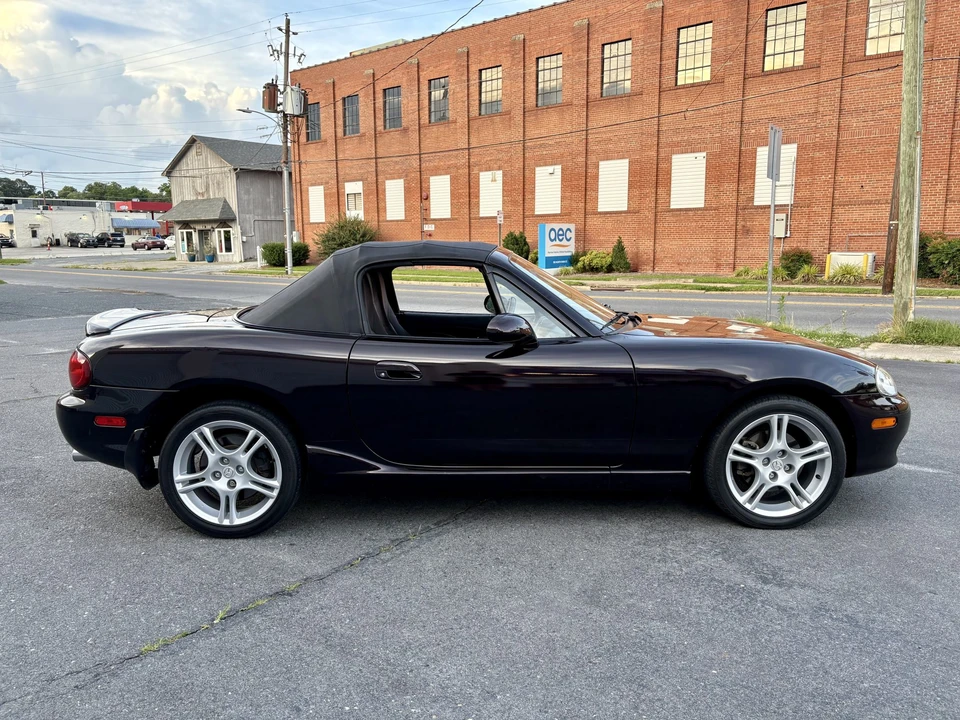 2004 Mazda NB MX-5 Miata - Image 23 of 31