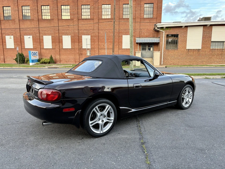 2004 Mazda NB MX-5 Miata - Image 22 of 31