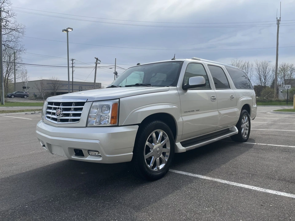 2005 Cadillac Escalade & EXT 2nd Gen - Image 2 of 31