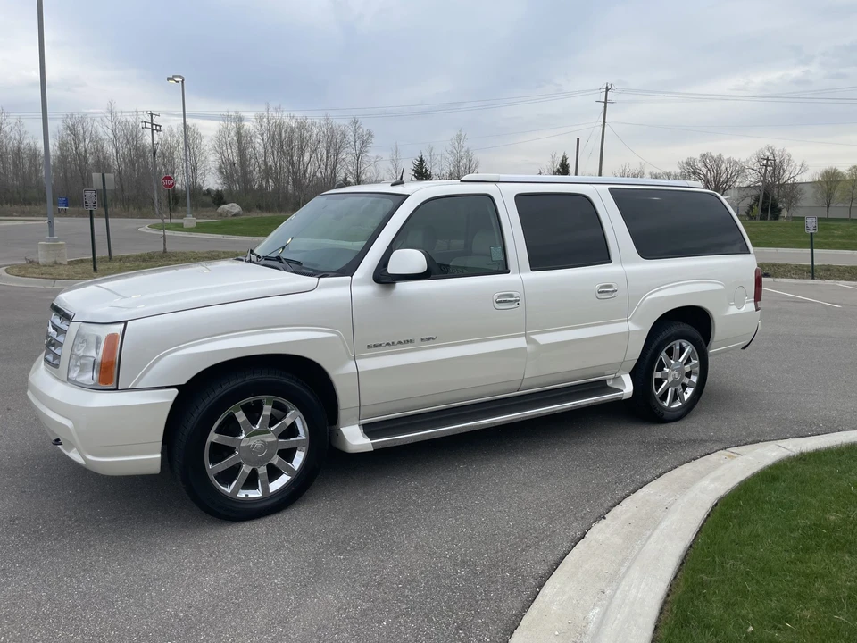 2005 Cadillac Escalade & EXT 2nd Gen - Image 5 of 31