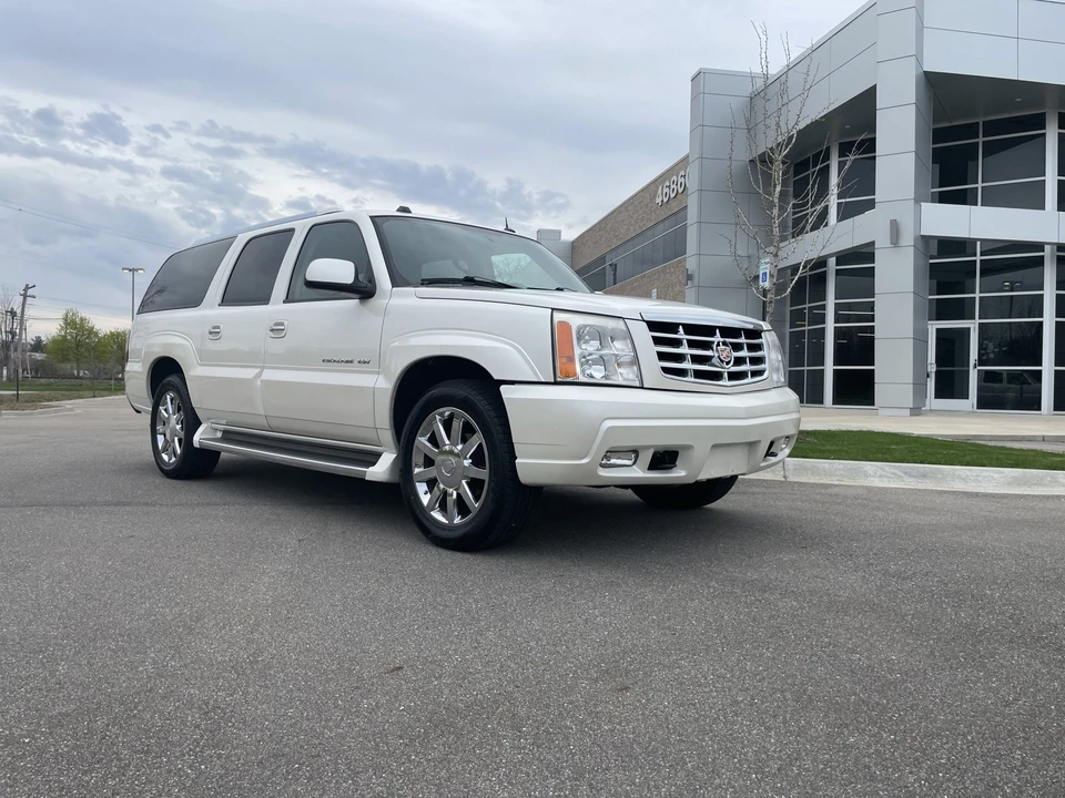 2005 Cadillac Escalade & EXT 2nd Gen - Image 9 of 31