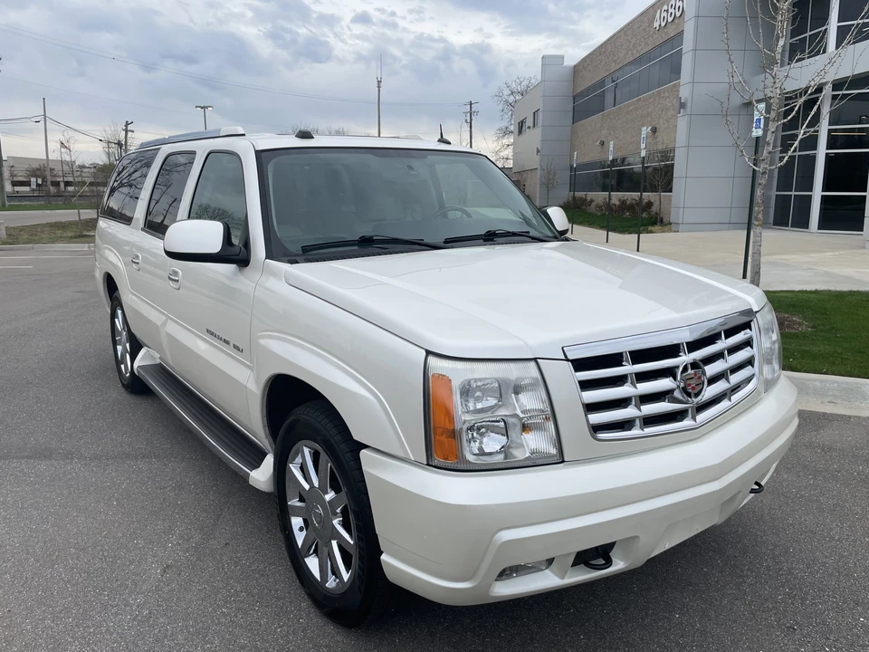 2005 Cadillac Escalade & EXT 2nd Gen - Image 11 of 31
