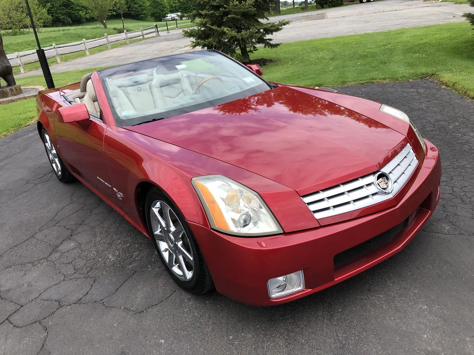 2005 Cadillac XLR - Image 16 of 31