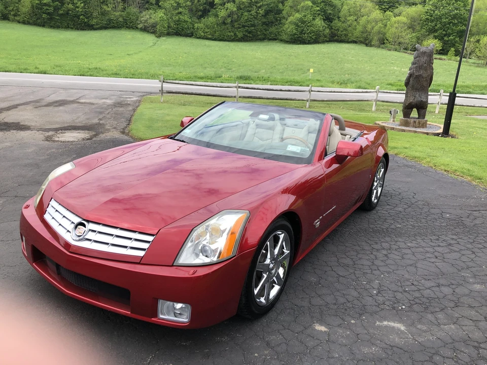 2005 Cadillac XLR - Image 2 of 31