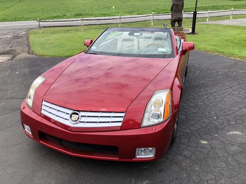 2005 Cadillac XLR - Image 17 of 31