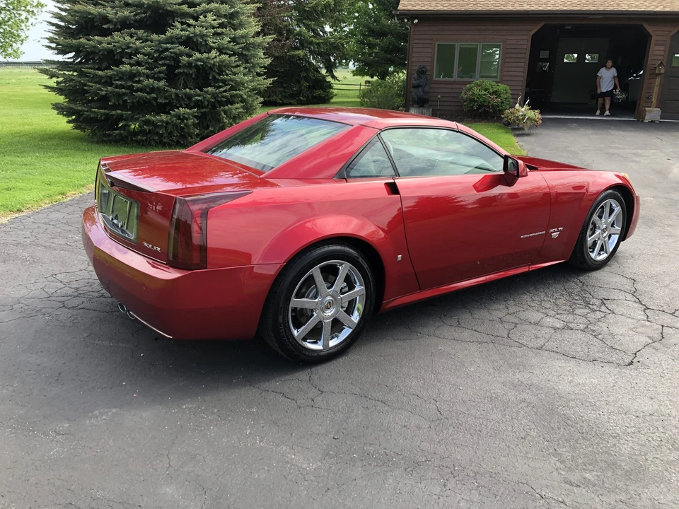 2005 Cadillac XLR - Image 26 of 31