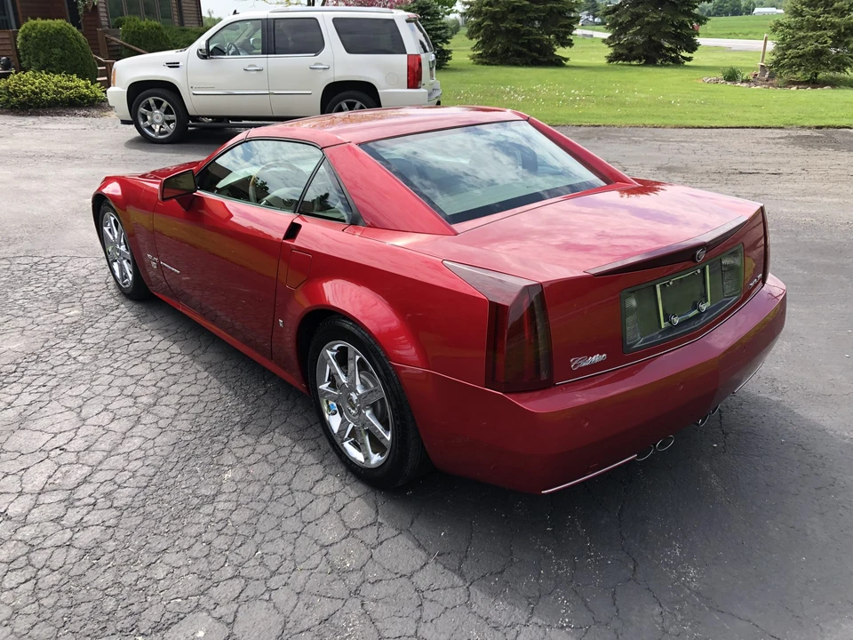 2005 Cadillac XLR - Image 21 of 31