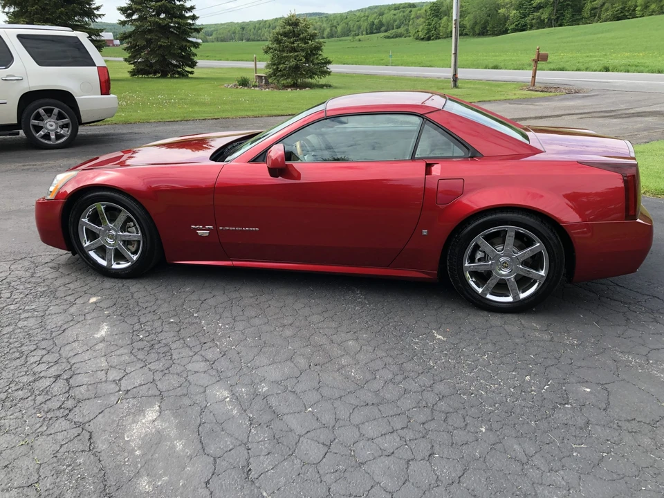 2005 Cadillac XLR - Image 20 of 31