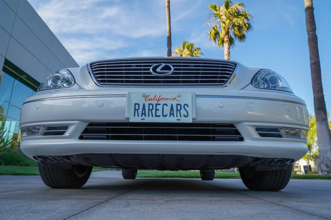 2005 Lexus LS 3rd Gen - Image 11 of 31