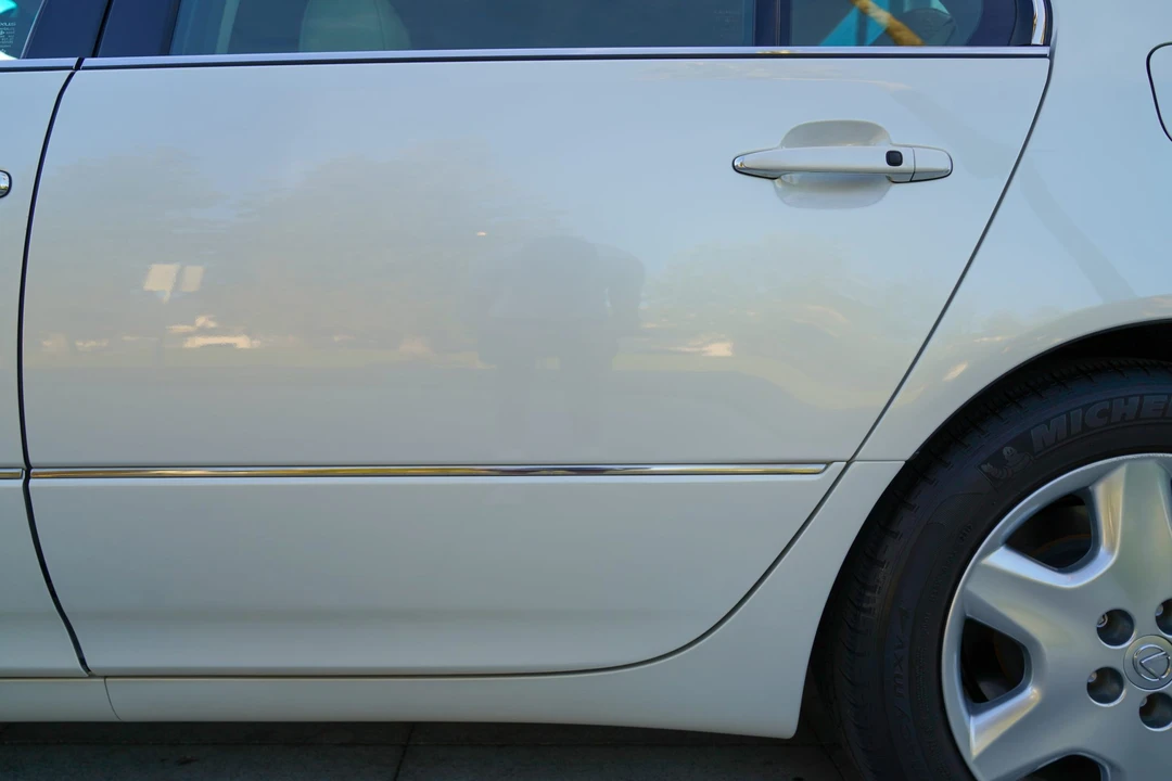 2005 Lexus LS 3rd Gen - Image 20 of 31