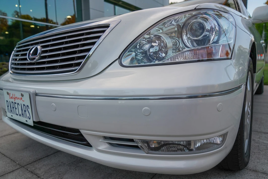 2005 Lexus LS 3rd Gen - Image 15 of 31