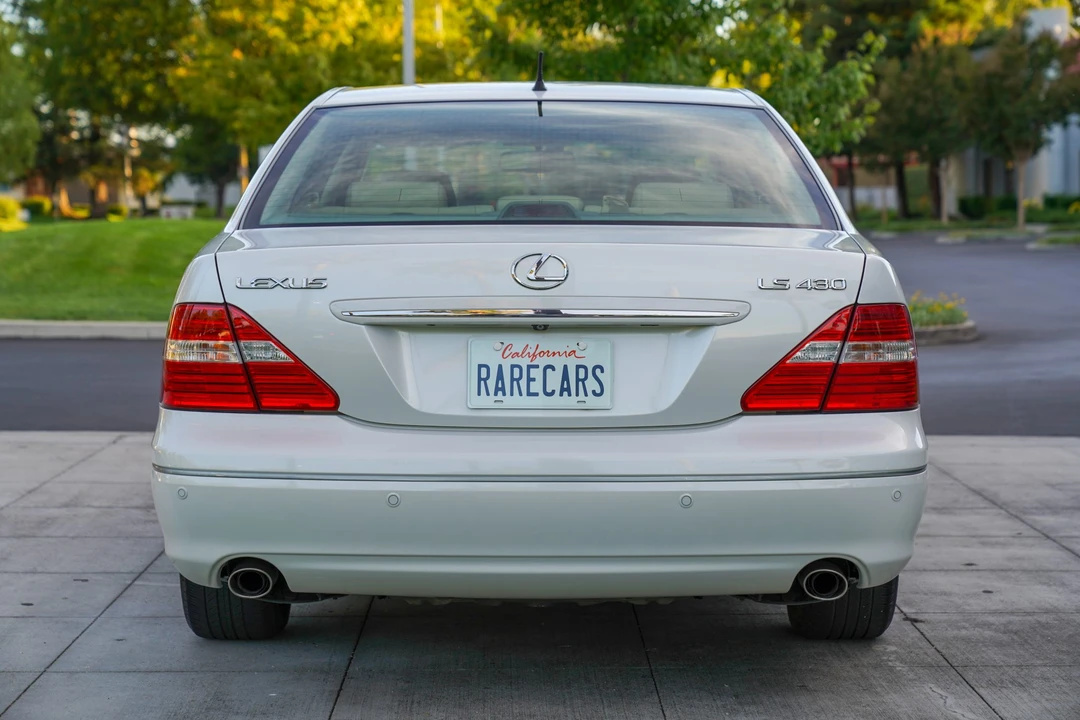2005 Lexus LS 3rd Gen - Image 7 of 31