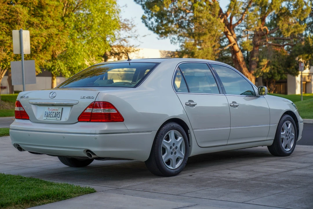 2005 Lexus LS 3rd Gen - Image 6 of 31