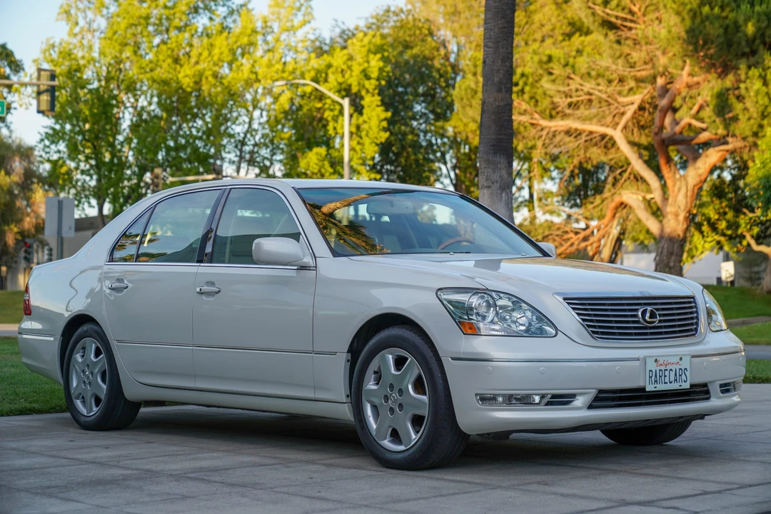2005 Lexus LS 3rd Gen - Image 4 of 31