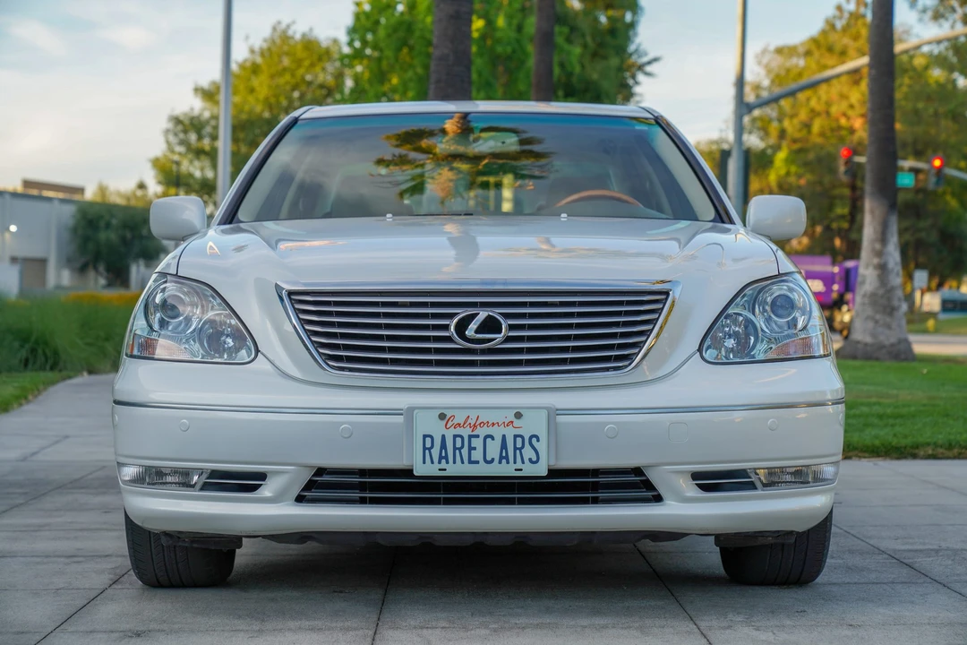 2005 Lexus LS 3rd Gen - Image 3 of 31
