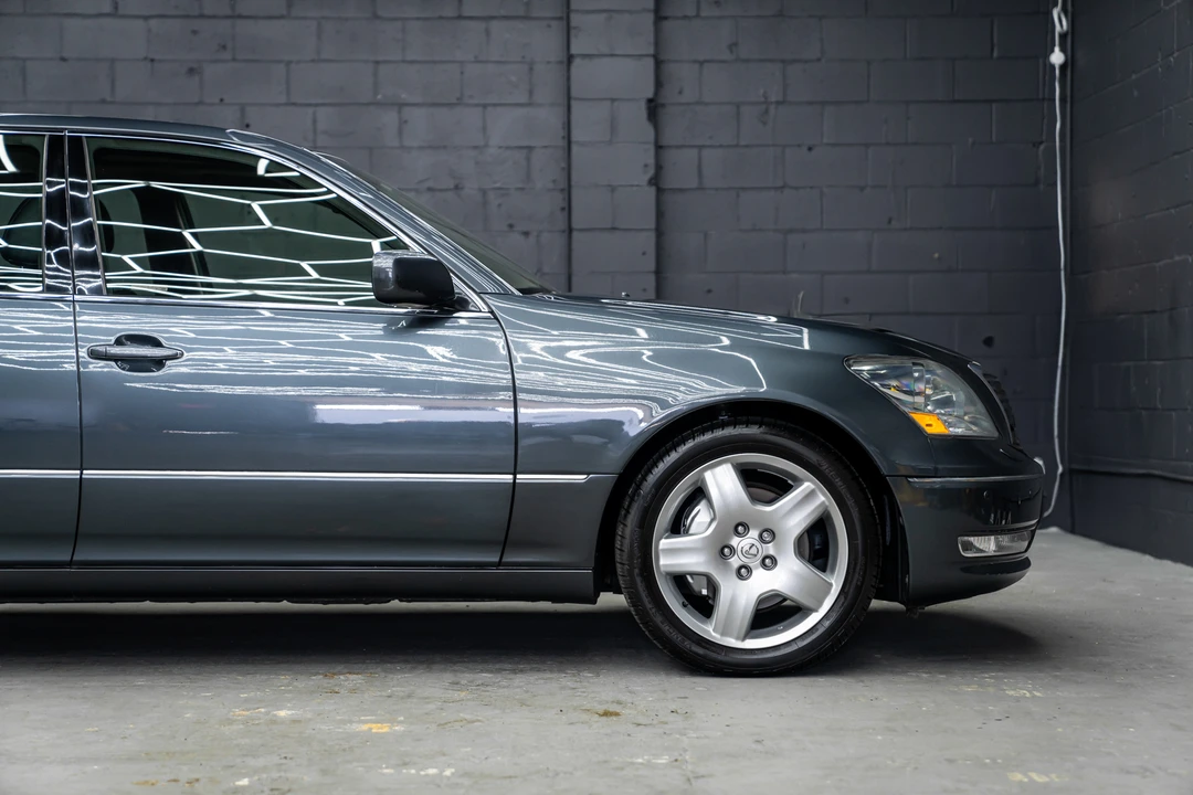 2005 Lexus LS 3rd Gen - Image 21 of 31