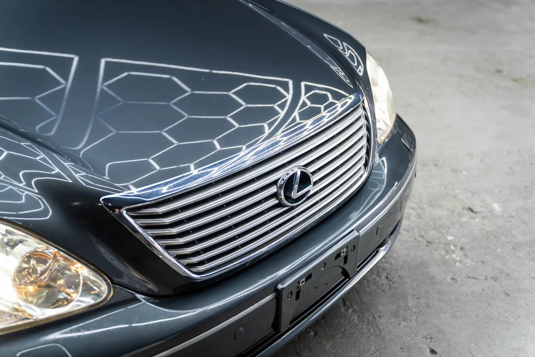 2005 Lexus LS 3rd Gen - Image 16 of 31